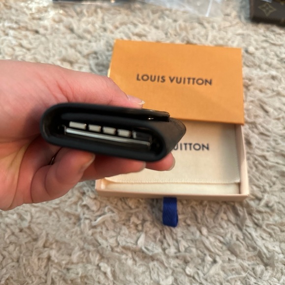 Louis Vuitton Black Mahina Key Holder - Picture 9 of 9